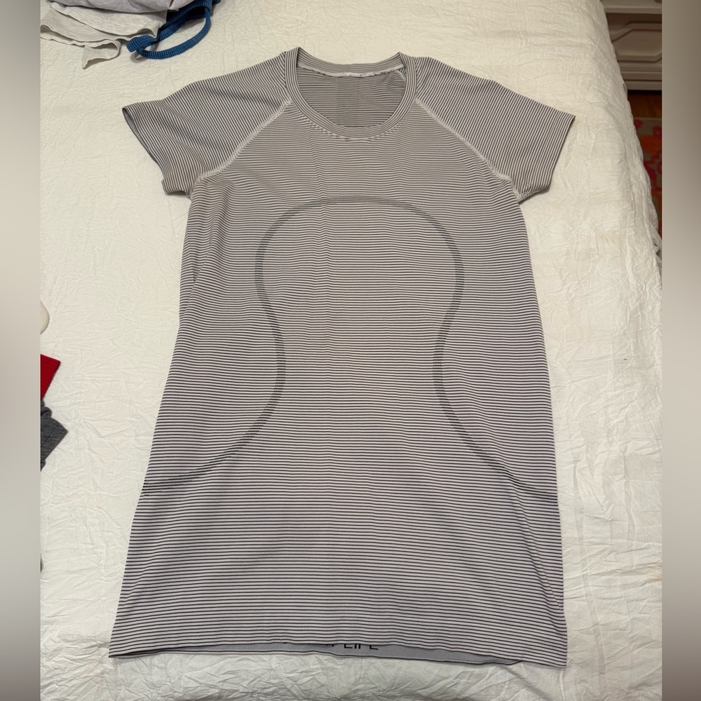 Lulu lemon workout top size 8. 
Like new